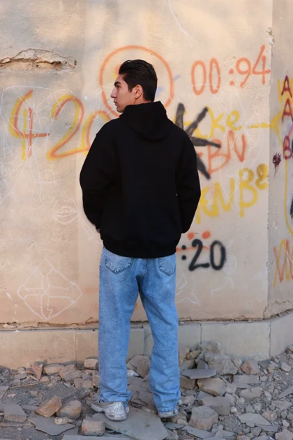 هودی مشکی اسپرت طرح چهره - فواصل