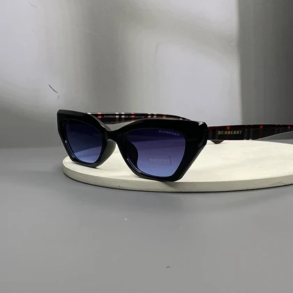 عینک آفتابی زنانه بربری با فریم کائوچو و لنز پلی‌کربنات UV400 Burberry Women