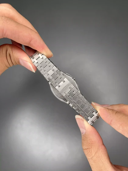 ساعت مچی گوچی بند سیلور صفحه طوسی Gucci