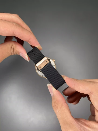 ساعت مچی اوبلو بند مشکی قاب رزگلد فول نگین Hublot Classic Fusion