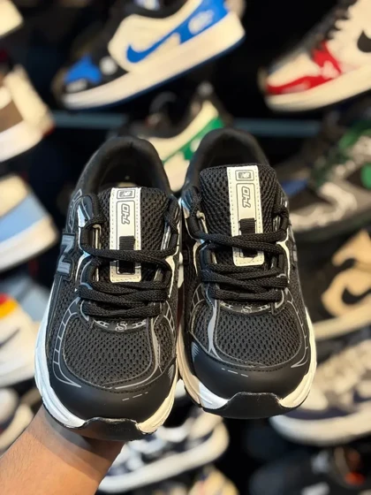 کتانی زنانه نیوبالانس 740 مشکی