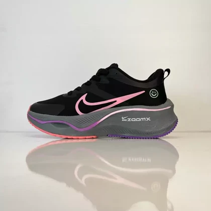 کفش راحتی زنانه نایکی طرح لبخند مشکی قرمز