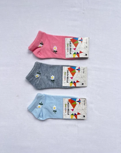 جوراب دخترانه نیم ساق گل‌گلی 20016