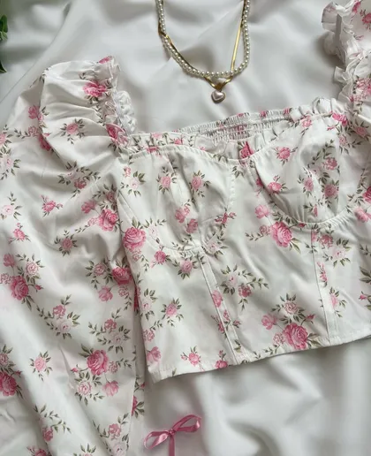کراپ رزصورتی شین🪞🎀