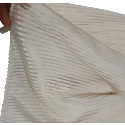 شال زنانه رنگ کرم مدل راه راه بسیار شیک