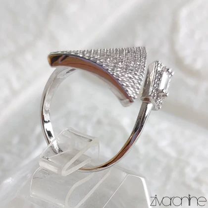 انگشتر زنانه مدل مثلثی نقره ای 30016