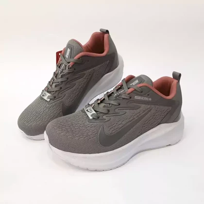 کفش راحتی زنانه نایکی مدل زوم وینفلو Zoom Winflo طوسی