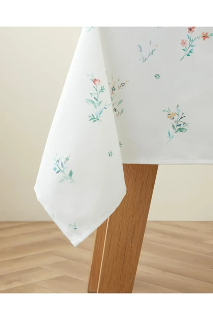 رومیزی English Home مدل Tiny Blooms پلی‌استر - چندرنگ