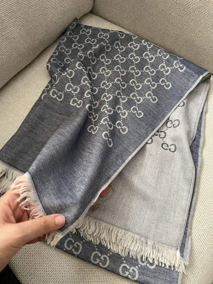Shawl 0182