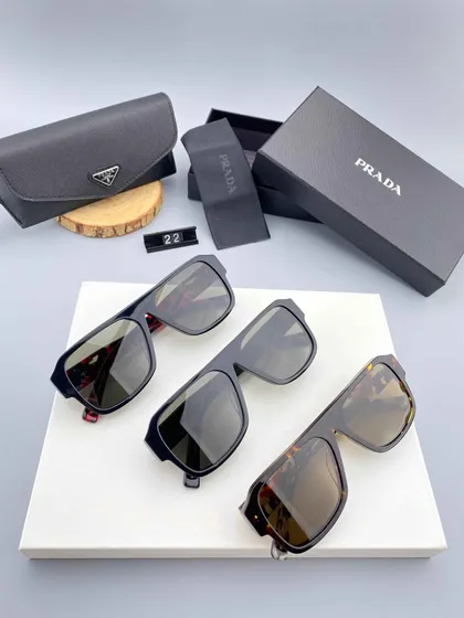 عینک افتابی برند پرادا مدل PR22