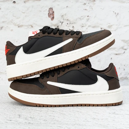 کفش کتانی زنانه نایک ایر جردن 1 ترویس دارک موکا (Nike Air Jordan 1 x Low Travis Scott Dark Mocha) کد 2336