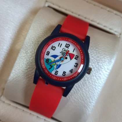 ساعت مچی بچگانه Q&Q ضد آب بند قرمز طرح موشک