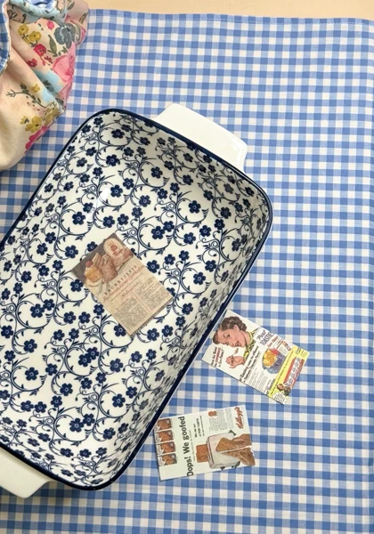 مرغ خوری سایز متوسط دنی هوم طرح گل آبی / BA24