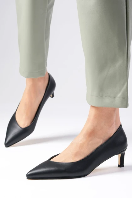 کفش پاشنه‌بلند کلاسیک زنانه میوگوستو mio-gusto