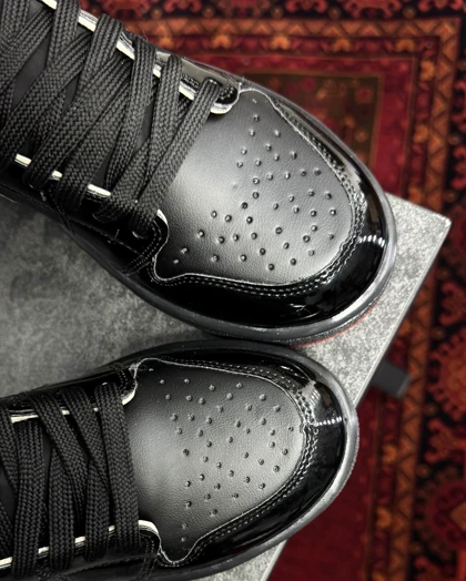 کتانی جردن وان