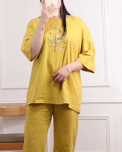 تی‌شرت و شلوار گلدوزی