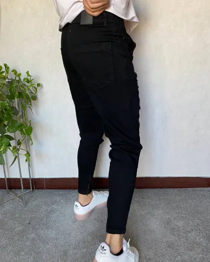شلوار نیم فاق دمپازیپ مشکی زاپ‌دار ZARA