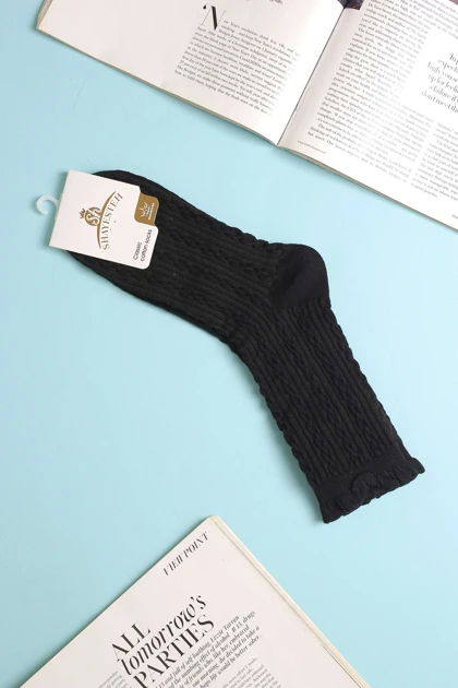 جوراب زنانه ساق‌دار زنجیری