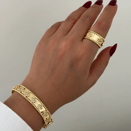 نیم ست دستبند انگشتر ون کلیف طلایی کد 805
