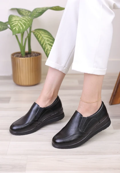 کفش پرسنلی زنانه پاوان