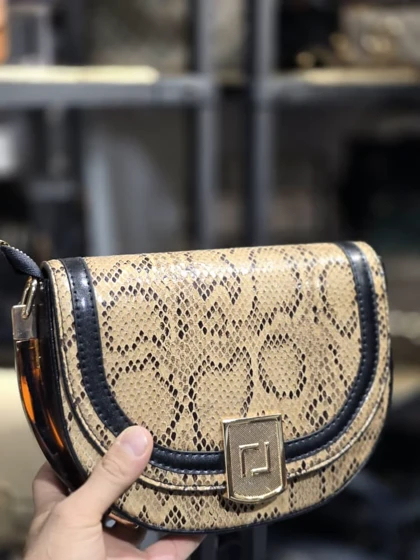 کیف دخترانه اکلا FENDI