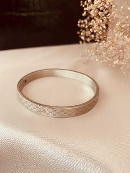 دستبند النگویی ورساچه استیل