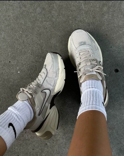 نایک وی تو کی ران Nike v2k run کد 600