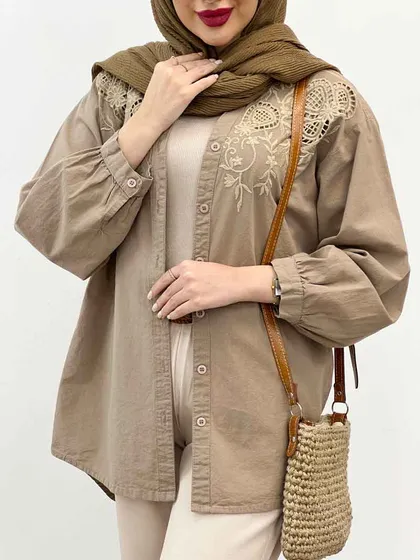 مانتو جلو گلدوزی نرگس