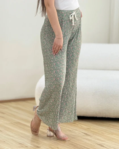 شلوار پلیسه گل‌دار