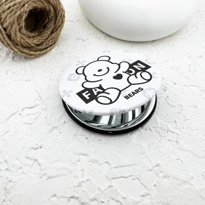 آینه جیبی تاشو با طرح خرس دوست‌داشتنی، همراه همیشگی شما