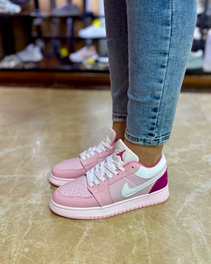 کتانی ورزشی زنانه نایک جردن 1