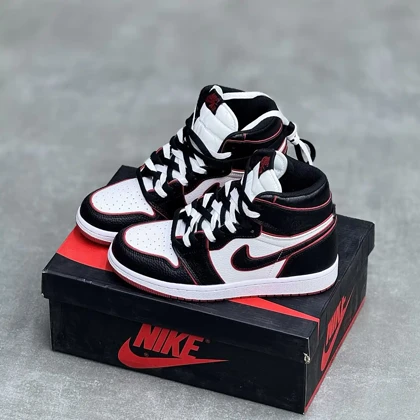 کفش نایک ایر جردن وان ساق‌دار رترو سفید مشکی قرمز Nike Air Jordan 1 High Retro White Black Red
