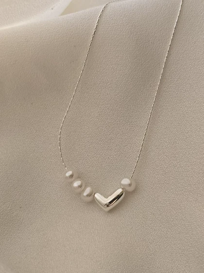 گردنبند قلب دفرمه مروارید دار