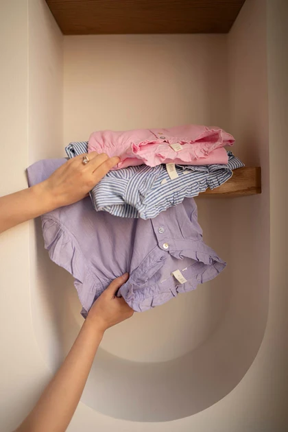 بلوز لینن آستین چین‌دار دکمه صدفی H&M270