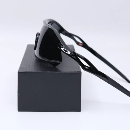 عینک از برند OAKLEY کد 181420