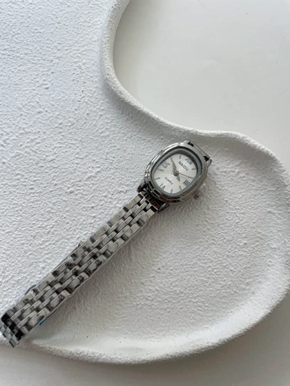 ساعت نایدو بیضی