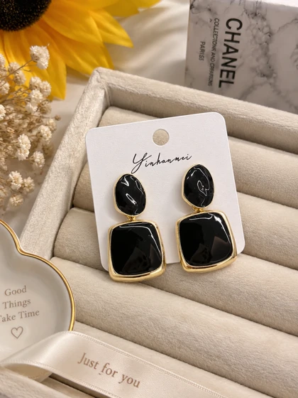 گوشواره زنانه مشکی