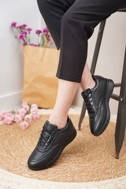 کفش کتانی طبی زنانه بیتا