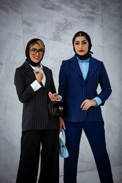 مانتو دیپلمات تک دکمه رها