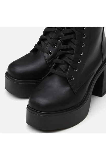 بوت و نیم بوت زنانه yaya-by-hotic yaya-by-hotic