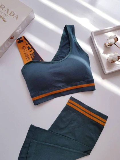 ست نیم‌تنه و شورت ورزشی کد 3512-1697