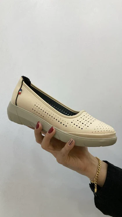 کفش طبی زنانه چلا