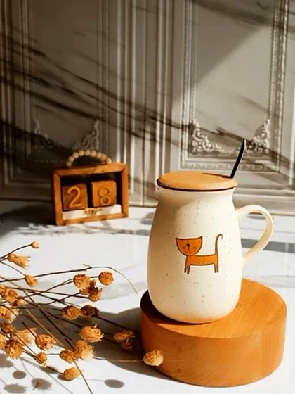 ماگ گربه درب چوبی