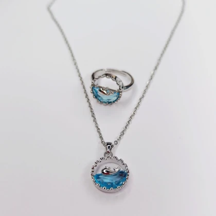 گردنبند نهنگ