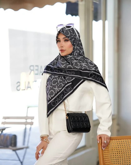 روسری Calvin Klein ابریشم دور دست دوز (قواره 120) 30148