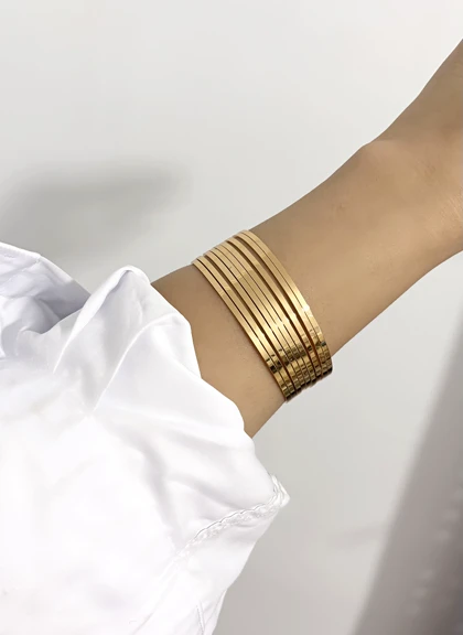 النگو آینه ای براق طلایی 835