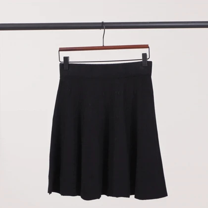 دامن کوتاه هانا