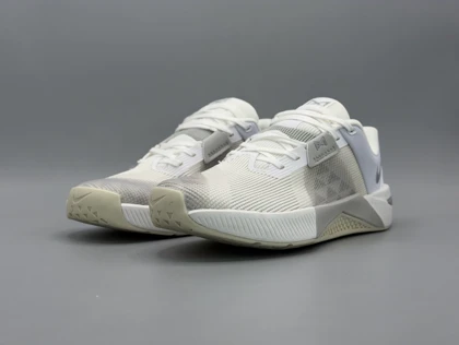 کتانی نایکی متکان 10 شیری کرم / Nike Metcon