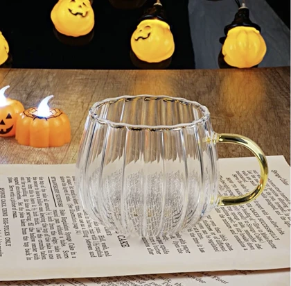 ماگ پیرکس طرح کدو (شیاردار) دسته عسلی /pa51