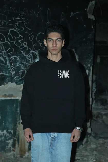 هودی مشکی اسپرت طرح نوشته Swag - فواصل